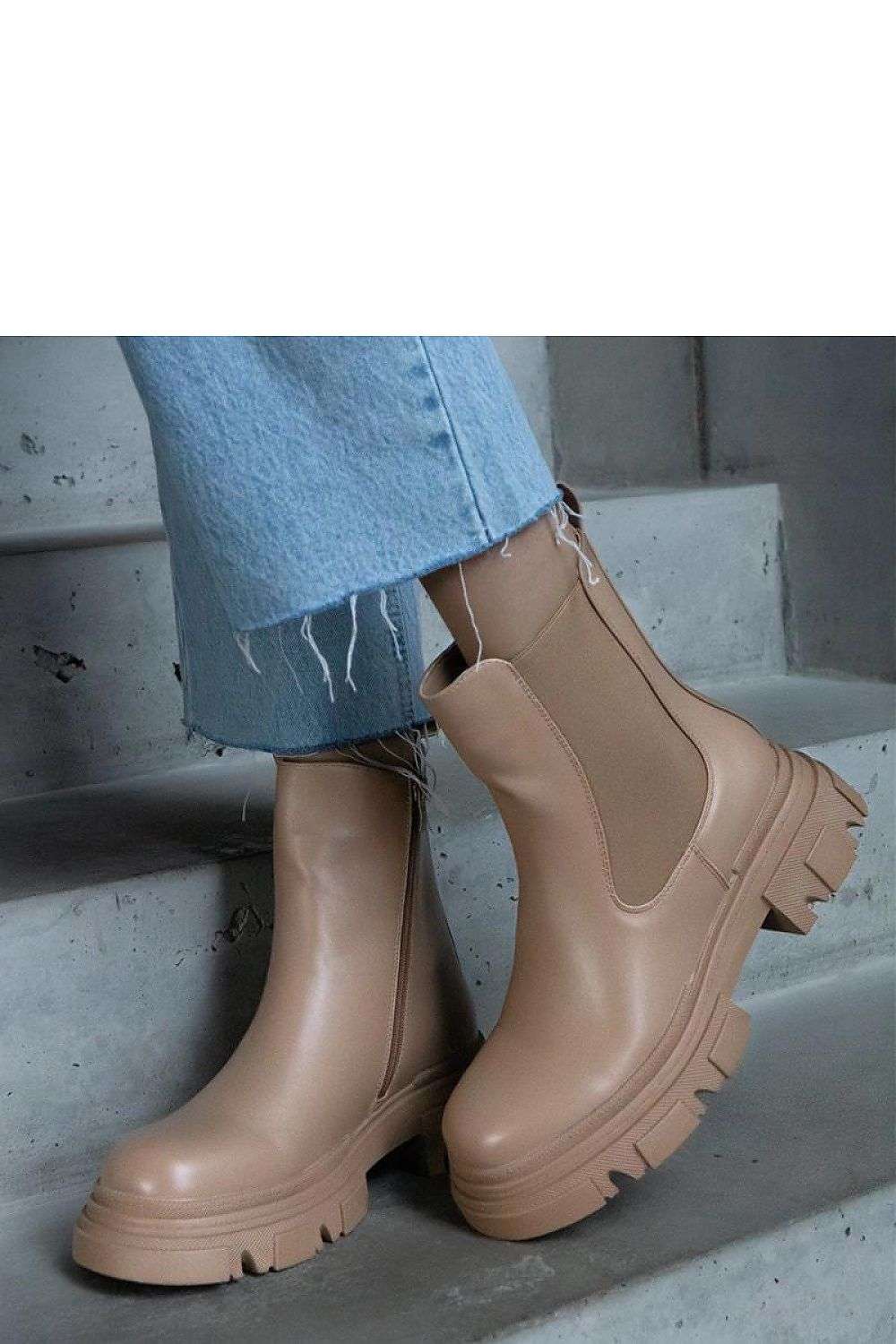 Boots model 206426
